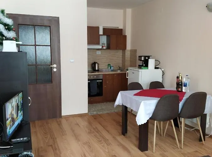 アパート Evrika Forest パンポロボ